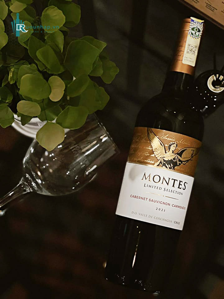 Rượu Vang Montes Limited Selection Cabernet Sauvignon Carmenere