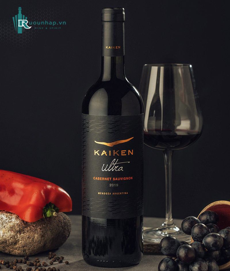 Rượu Vang Kaiken Ultra Cabernet Sauvignon là một trong những dòng vang cao cấp hàng đầu của thương hiệu Kaiken, từ vùng Mendoza, Argentina. 