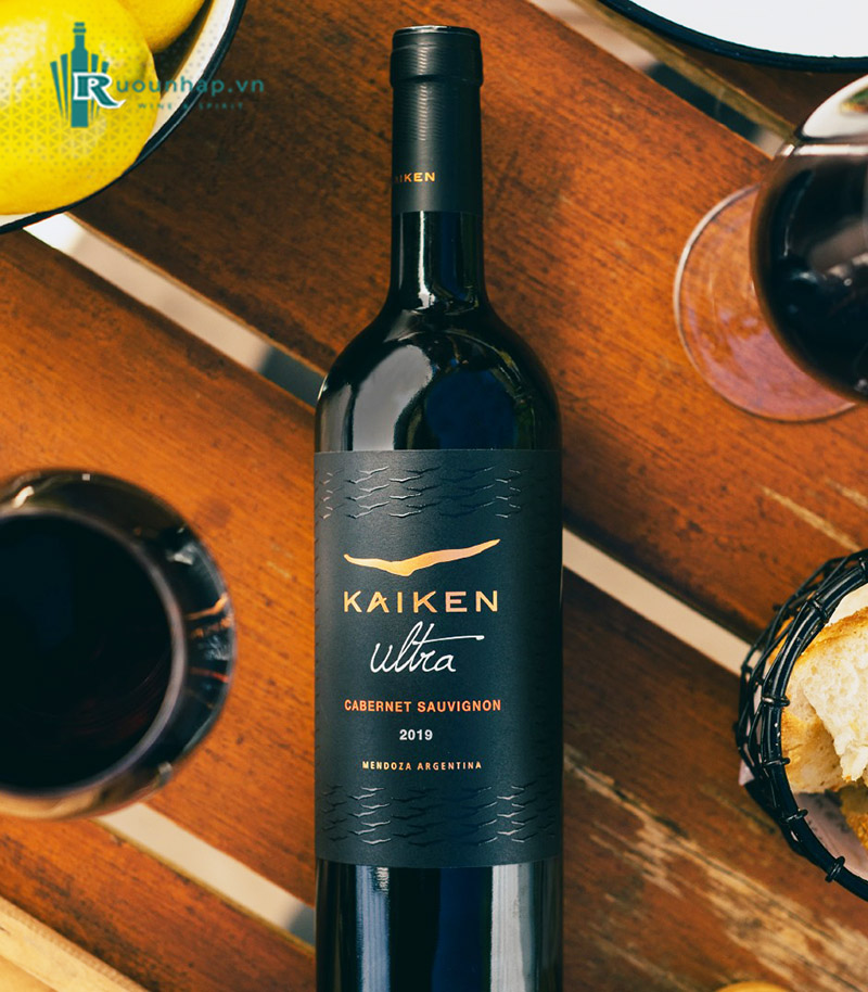 Rượu Vang Kaiken Ultra Cabernet Sauvignon là một trong những dòng vang cao cấp hàng đầu của thương hiệu Kaiken, từ vùng Mendoza, Argentina. 