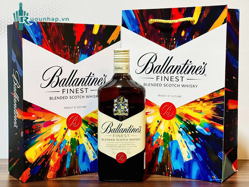 Rượu Ballantine's Finest Hộp Quà 2025