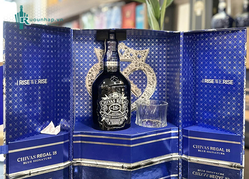 Rượu Chivas 18 Blue Hộp Quà 2025