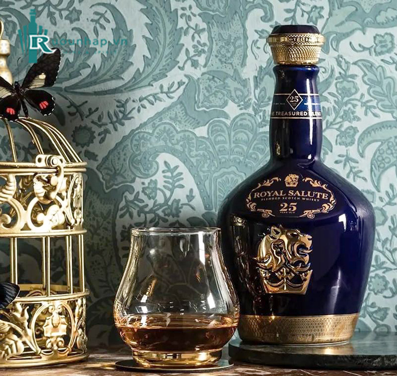 Rượu Chivas 25 Royal Salute