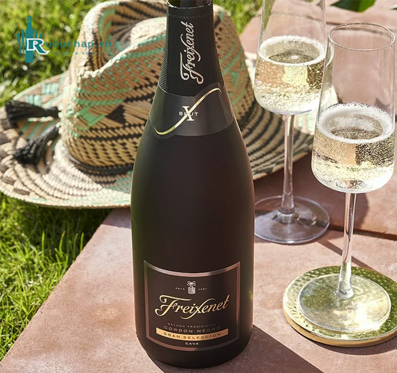 Rượu Vang Freixenet Cordon Negro Gran Seleccion Brut Cava