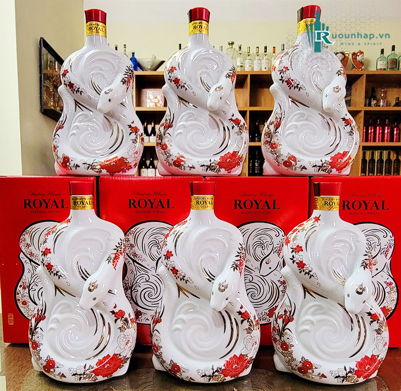 Rượu Con Rắn Suntory Whisky Royal 2025