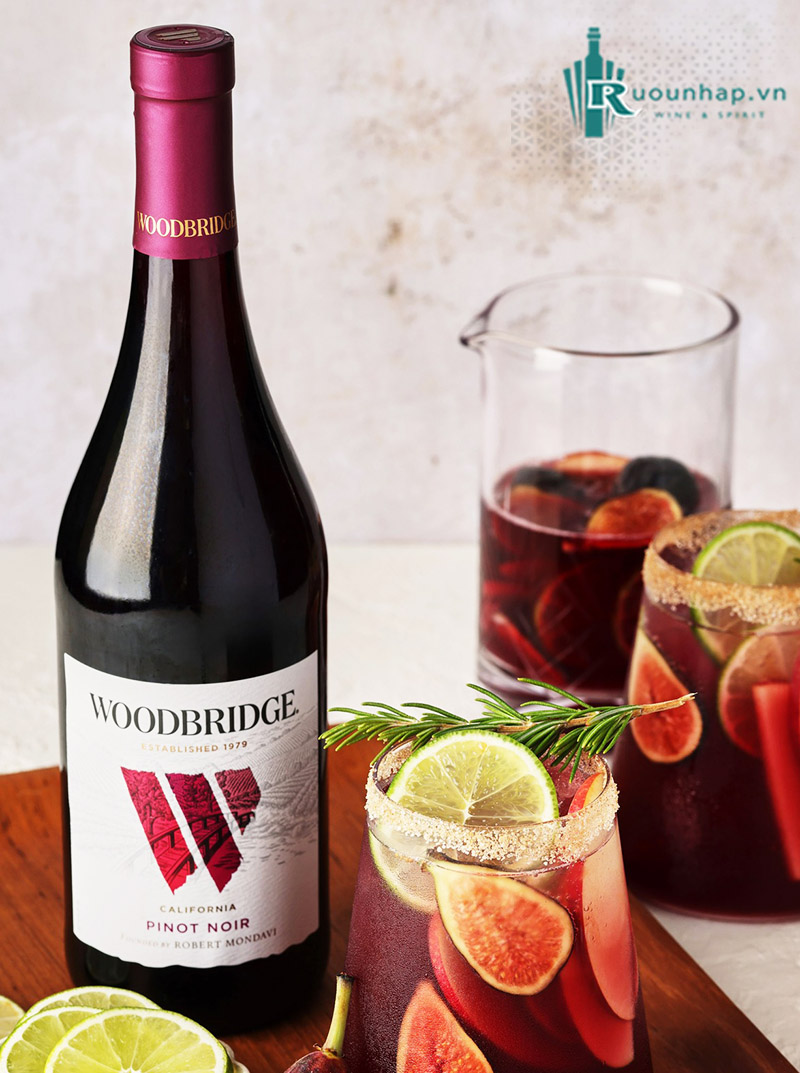 Rượu Vang Woodbridge by Robert Mondavi Pinot Noir