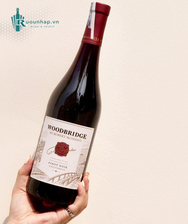 Rượu Vang Woodbridge by Robert Mondavi Pinot Noir