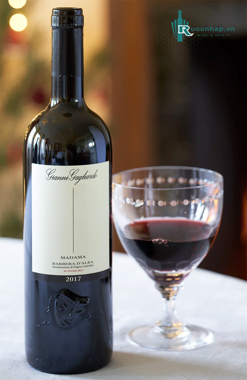 Rượu Vang Gianni Gagliardo Madama Barbera D'Alba