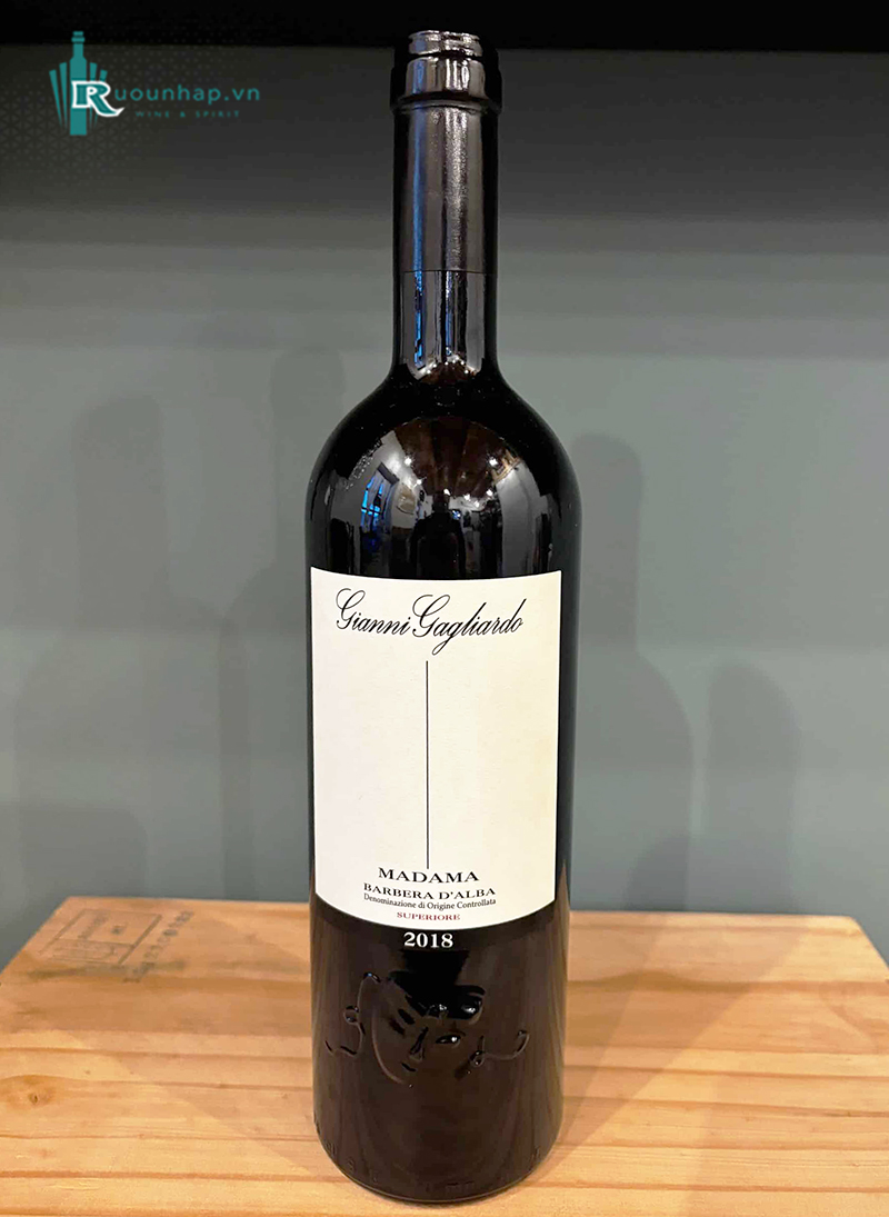 Rượu Vang Gianni Gagliardo Madama Barbera D'Alba