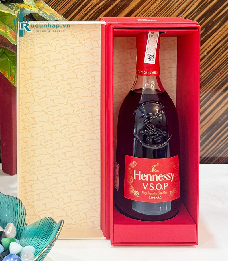 Rượu Hennessy VSOP Deluxe Hộp Quà Tết 2026 6 Rượu Hennessy VSOP Deluxe Hộp Quà Tết 2026