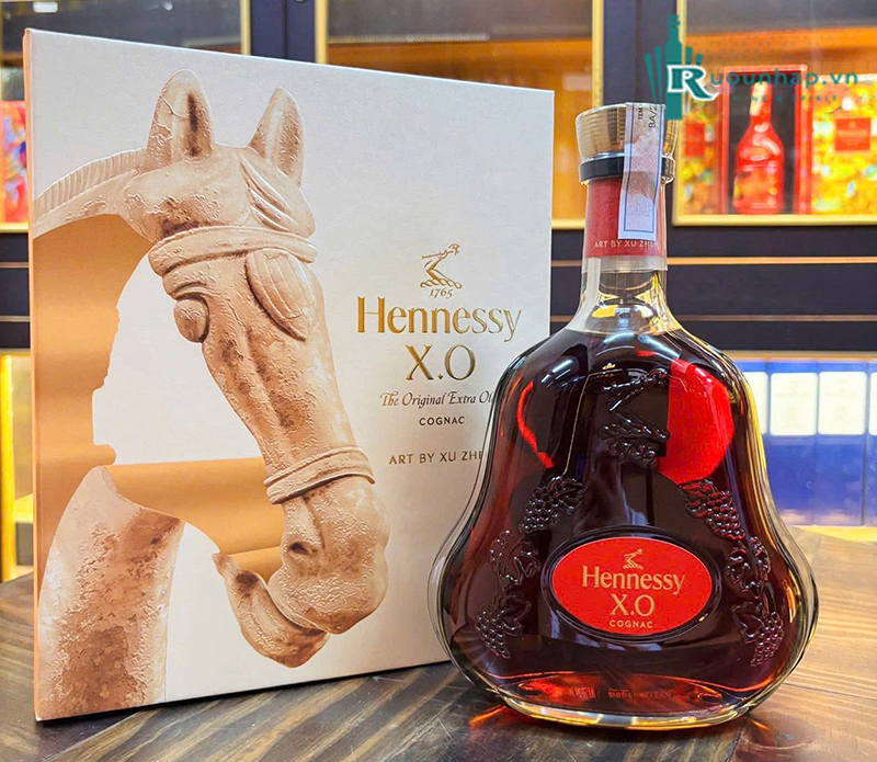Rượu Hennessy XO Deluxe Hộp Quà Tết 2026 4 Rượu Hennessy XO Deluxe Hộp Quà Tết 2026