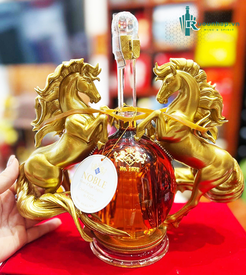 Rượu Ngựa Song Mã Ôm Châu Noble Cognac Hors D'Age 4 Rượu Ngựa Song Mã Ôm Châu Noble Cognac Hors D'Age